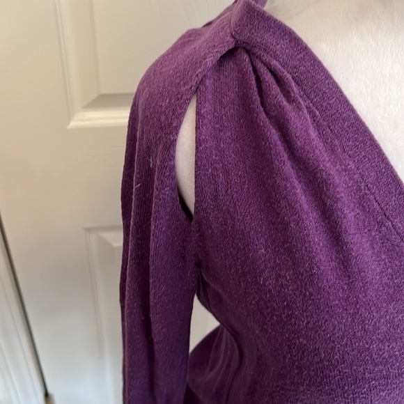 BCBG MAXAZRIA SWEATER SIZE LARGE - Picture 3 of 8